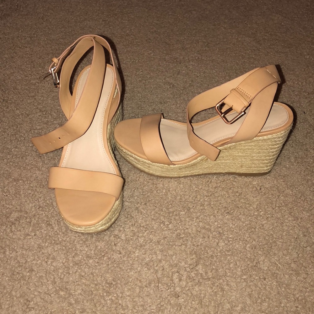 TAN WEDGES F21